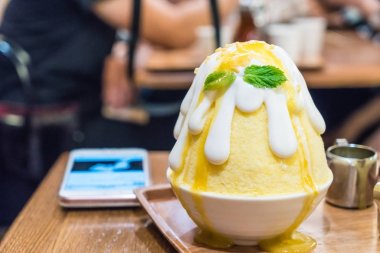 buz tıraş (mango bingsu mango soslu) 