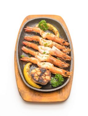 Sarımsaklı ve limonlu kızarmış karides.