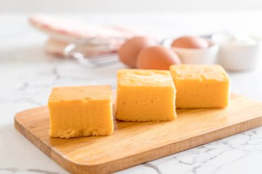 Ev yapımı turuncu kek