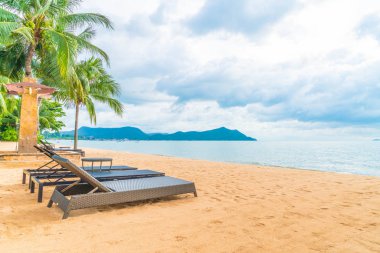 Güzel tropikal okyanus ya da deniz ve kum plaj 