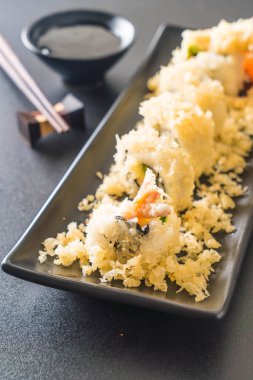 tempura karides suşi roll 