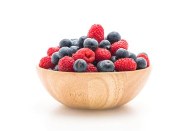 taze yaban mersini ve rasberry beyaz