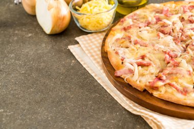 Tarte flambe pizza 