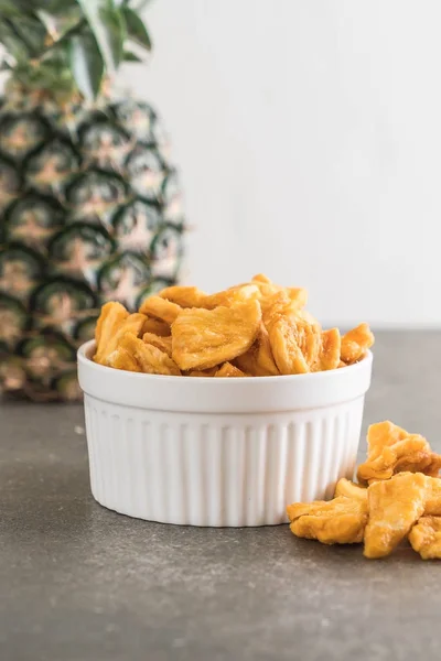 dried pineapple crispy chips