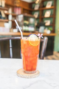 Limonlu buzlu çay bardak