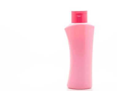 şampuan şişesi üzerinde beyaz izole 