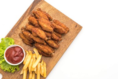 Kızarmış tavuk kanadı.