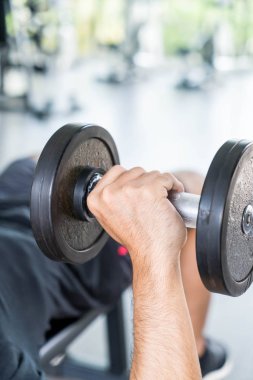 Yakın çekim el holding halter