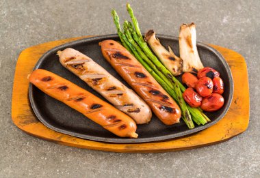 sebzeli ızgara sosis