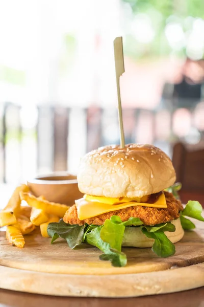 Fried chicken with cheese burger — Stock Photo, Image