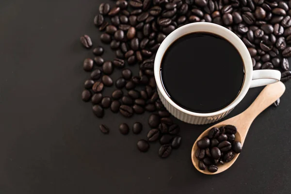 Coffee cup and beans — Stock Photo, Image