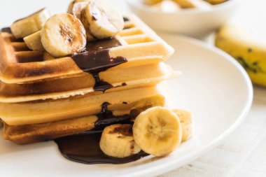 çikolata ile muz gözleme