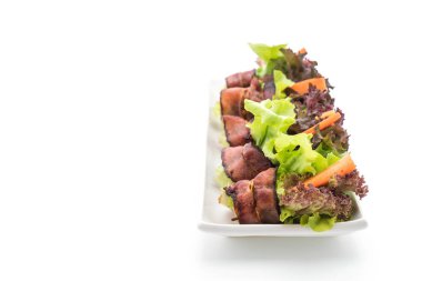 pastırma ile salata rulo