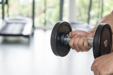 Yakın çekim el holding halter