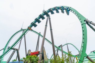 Osaka, Japonya - 21 Kasım 2016: Roller coaster Universal Studios