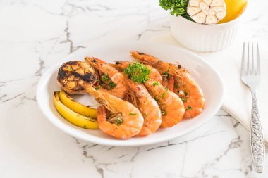 gebakken garnalen met knoflook 