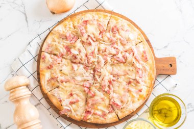 Tarte flambe pizza 