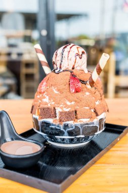 çikolata buz tıraş (bingsu)