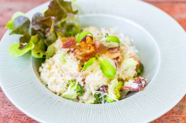 Risotto pirinç pastırma ile