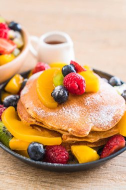 mix meyve ile gözleme