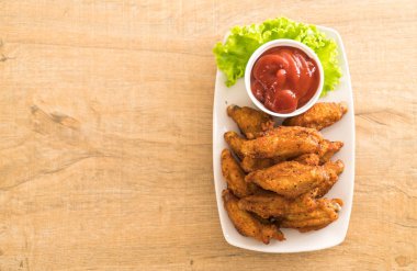 Kızarmış tavuk kanadı.