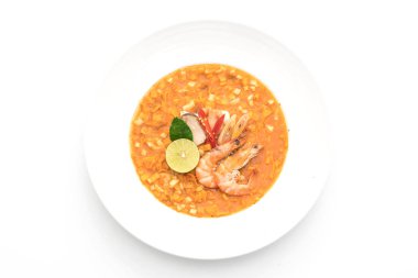 Karides çorbası baharatlı erişte