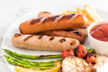 sebzeli ızgara sosis