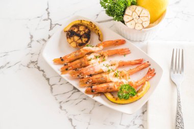 gebakken garnalen met knoflook 