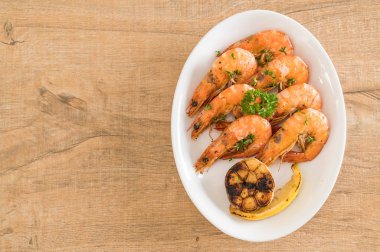 gebakken garnalen met knoflook 