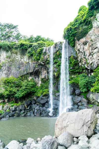 Cachoeira Jeongbang na ilha de jeju — Fotografia de Stock