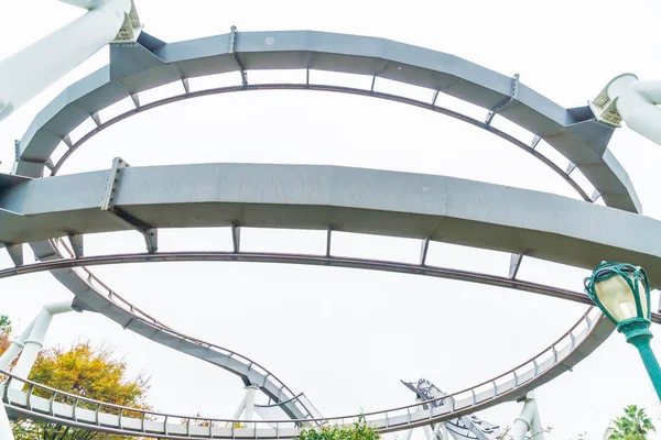 Osaka, Japan - Nov 21 2016: Roller coaster in Universal Studios — Stockfoto