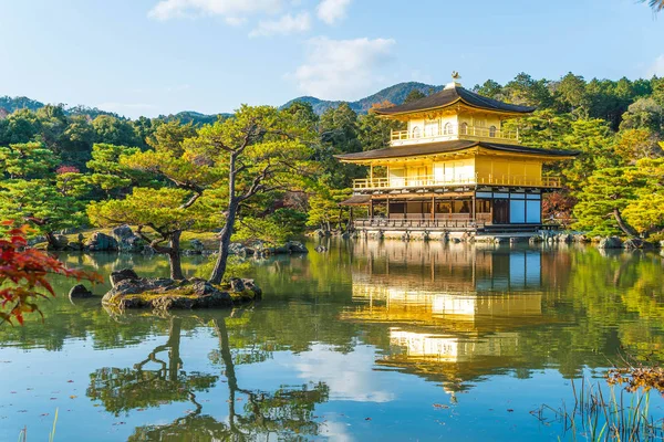 Bella architettura al Tempio Kinkakuji (Il Padiglione d'Oro ) — Foto Stock