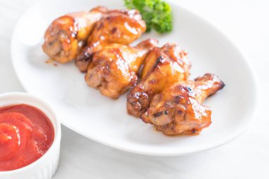 Barbekü tavuk kanadı