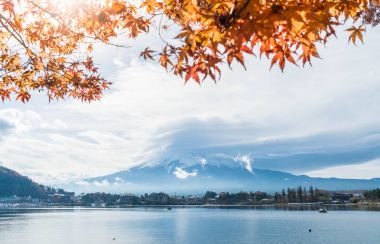 Dağ Fuji San ile bulutlu 
