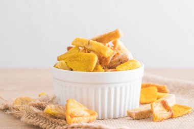 meyve yongaları karıştırın