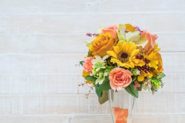 buket çiçek vazosu