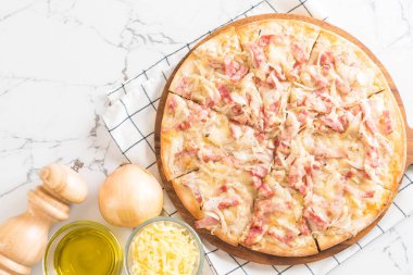 Tarte flambe pizza 