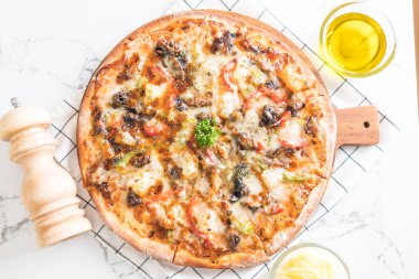 Barbekü domuz eti pizza