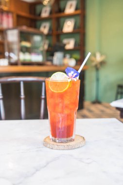 Limonlu buzlu çay bardak