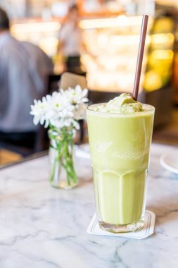 Matcha yeşil çay frappe