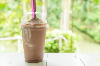 çikolatalı tatlılar (muzlu süt)