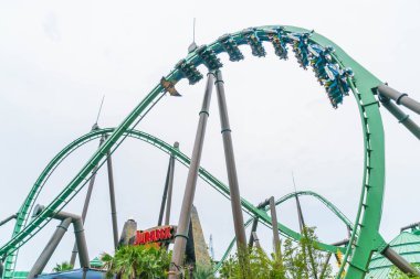Osaka, Japonya - 21 Kasım 2016: Roller coaster Universal Studios