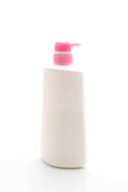 şampuan şişesi üzerinde beyaz izole 