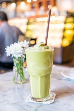 Matcha yeşil çay frappe