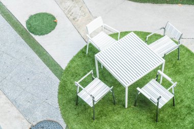 boş açık veranda sandalye