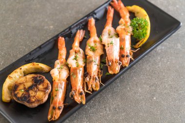 gebakken garnalen met knoflook 