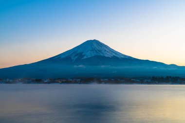 Dağ Fuji San Kawaguchiko Gölü.