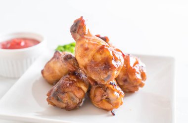 Barbekü tavuk kanadı