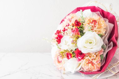 Güzel bir buket çiçek