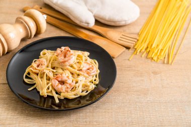 karides ile Fettuccini makarna